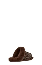 UGG Scuffette Caspian Slipper Burnt Cedar - Image 4